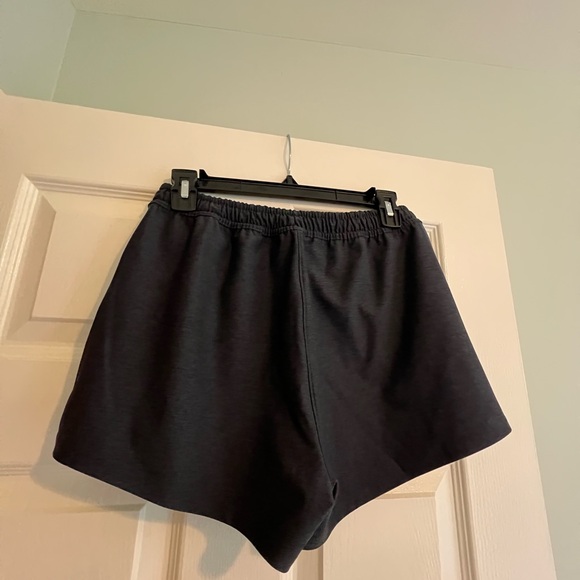 Outdoor voices shorts - Picture 2 of 3